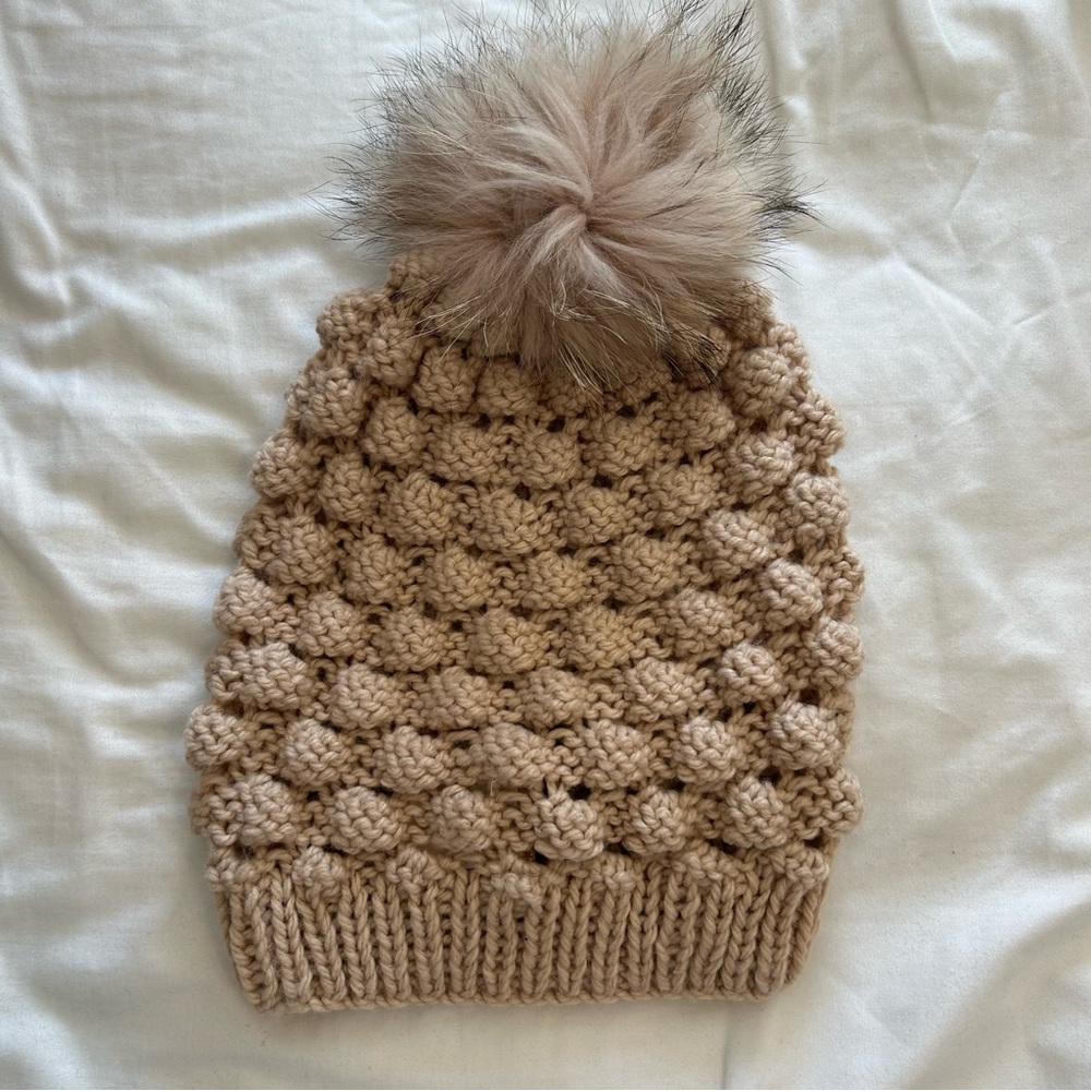 NWT! Shiraleah Tan Knit Pom-Pom Hat